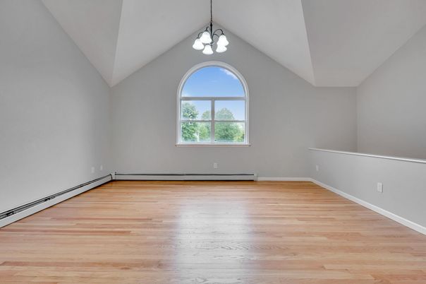 Empty room, Interior, Pendant Lights, Wood Texture Flooring