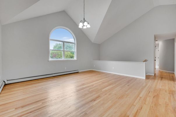 Empty room, Interior, Pendant Lights, Wood Texture Flooring
