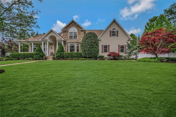 Backyard, Exterior, Facade, Brick Facade, Brick Traditional