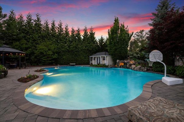 Exterior, Pool