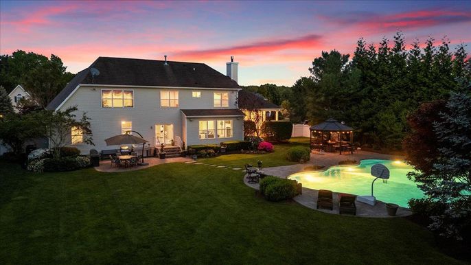 Backyard, Exterior, Pool