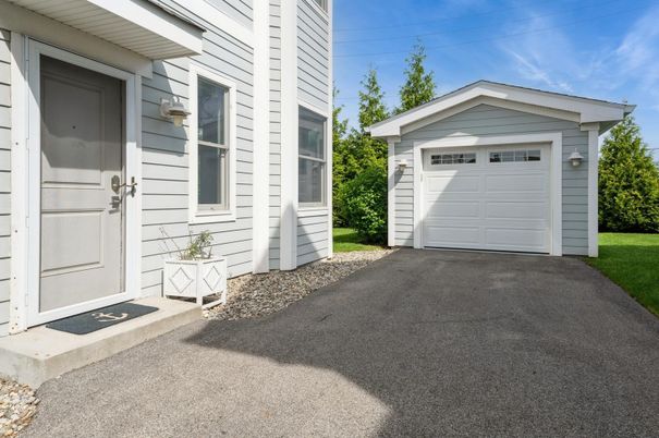 Detached Garage, Exterior