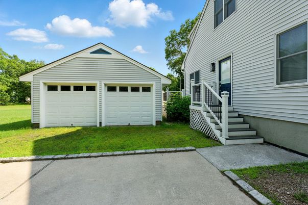 Detached Garage, Exterior