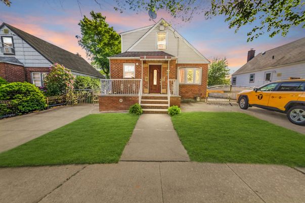 Exterior, Facade, Brick Facade, Cape Cod