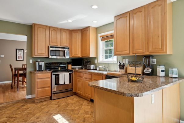 Dining room, Interior, Kitchen, Recessed Lighting, Wood Texture Flooring