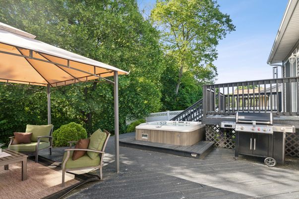 Exterior, Hot Tub
