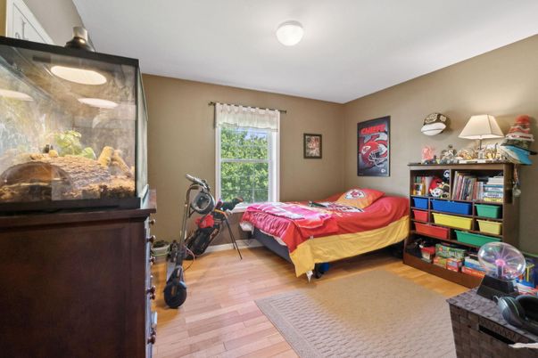 Bedroom, Fitness Equipment, Interior, Wood Texture Flooring