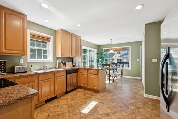 Dining room, Interior, Kitchen, Pendant Lights, Recessed Lighting, Stainless Steel Appliances