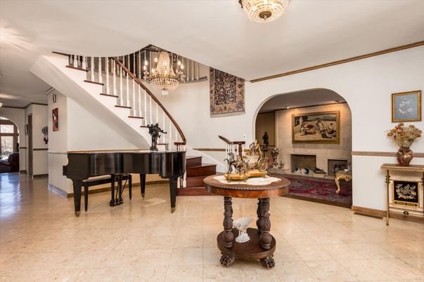 Chandelier, Fireplace, Interior, Piano