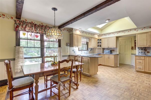 Dining room, Interior, Kitchen, Pendant Lights, Recessed Lighting, Wood Texture Flooring