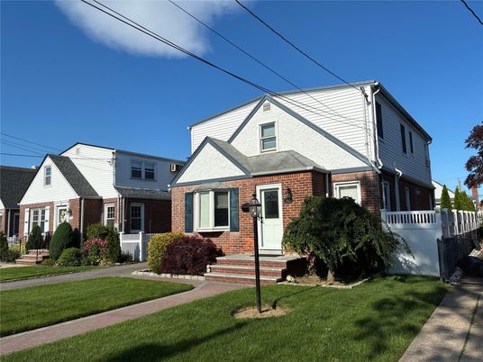 Exterior, Facade, Brick Facade, Cape Cod
