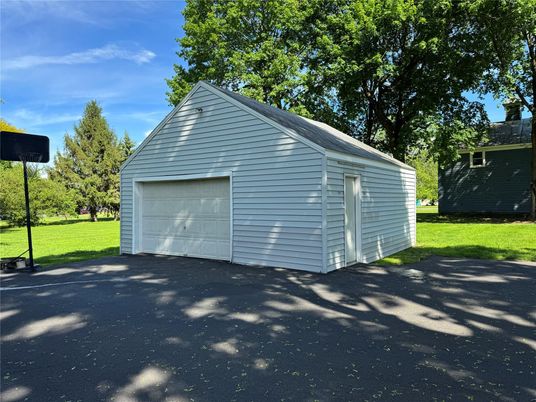Detached Garage, Exterior