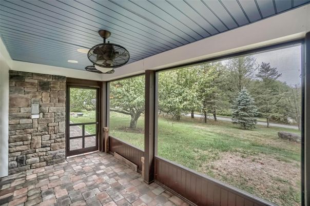 Empty room, Interior, Stone Walls, Sun Room