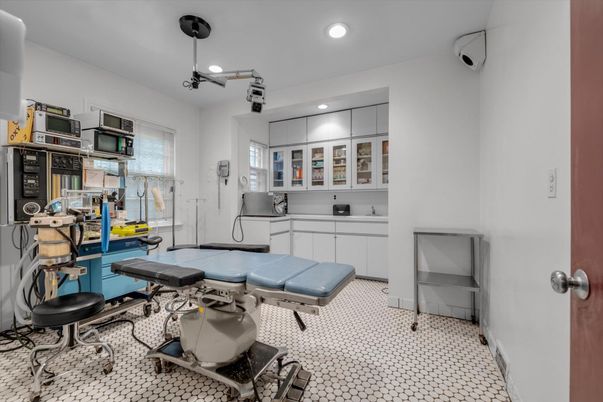 Fitness Equipment, Interior, Recessed Lighting
