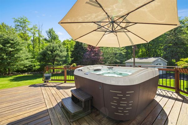 Exterior, Hot Tub