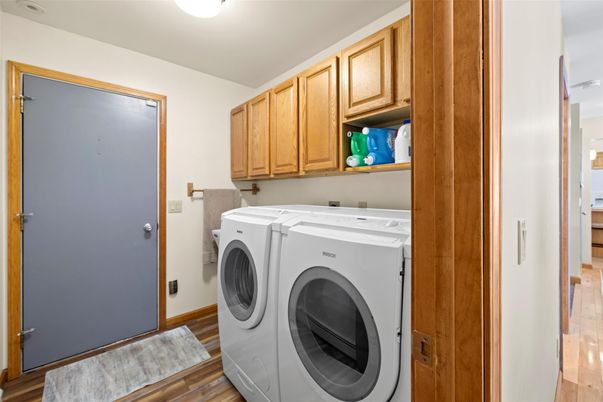 Interior, Washer, Wood Texture Flooring