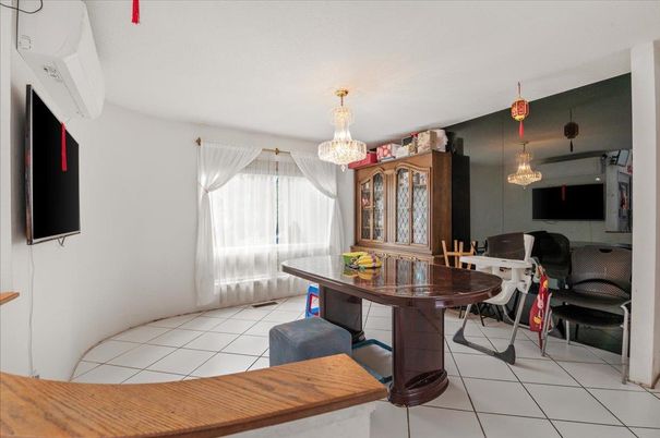Chandelier, Dining room, Interior