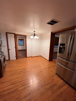 Interior, Washer, Wood Texture Flooring