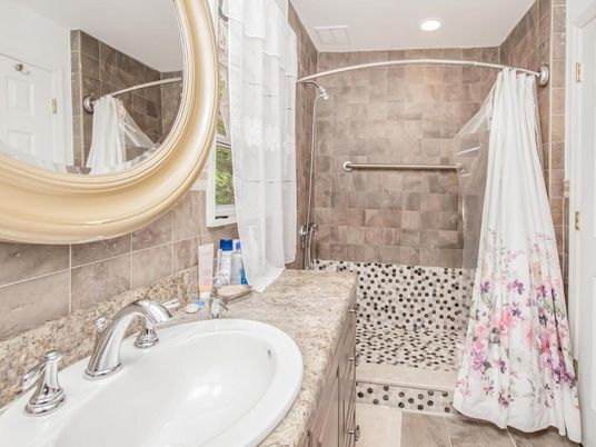 Bathroom, Interior, Recessed Lighting