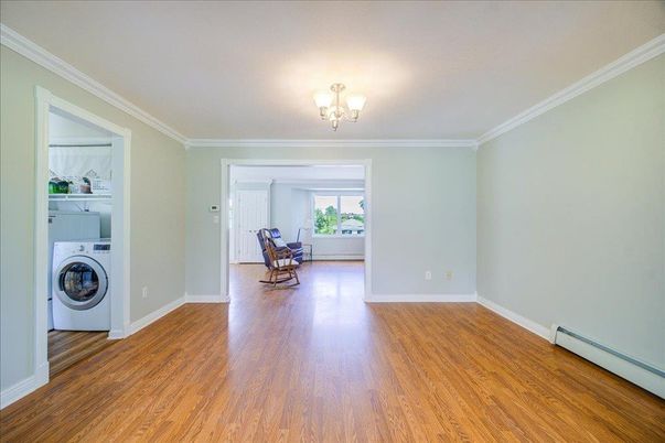 Interior, Utility Closets, Washer, Wood Texture Flooring