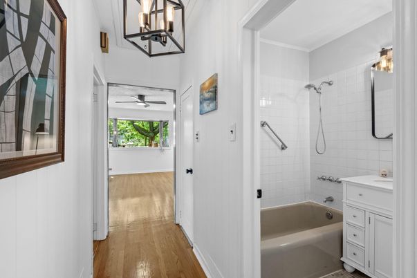Bathroom, Interior, Pendant Lights, Wood Texture Flooring