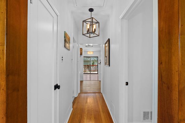 Interior, Pendant Lights, Wood Texture Flooring
