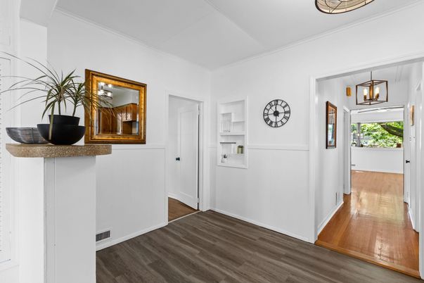 Interior, Pendant Lights, Wood Texture Flooring