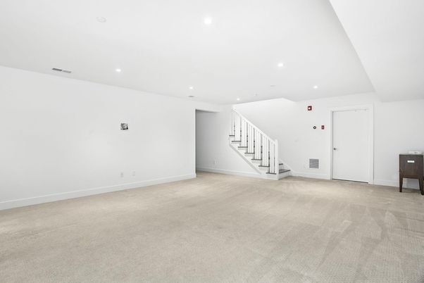 Empty room, Interior, Recessed Lighting
