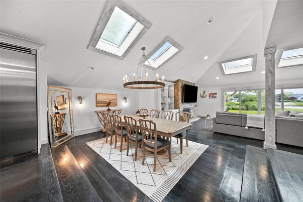 Chandelier, Dining room, Interior, Living room, Recessed Lighting, Wood Texture Flooring