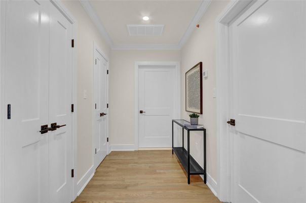 Interior, Recessed Lighting, Wood Texture Flooring