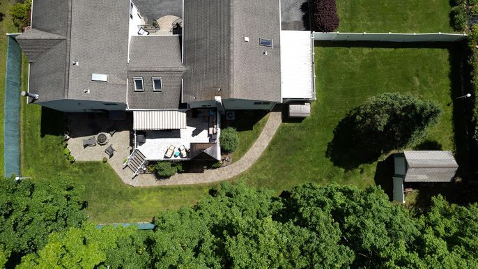 Exterior, Drone