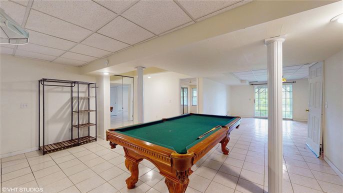 Billiard Table, Game Room, Interior