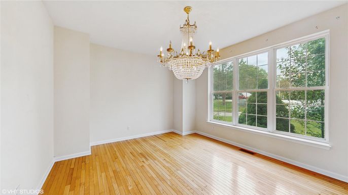 Chandelier, Empty room, Interior, Wood Texture Flooring