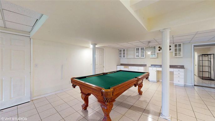 Billiard Table, Game Room, Interior