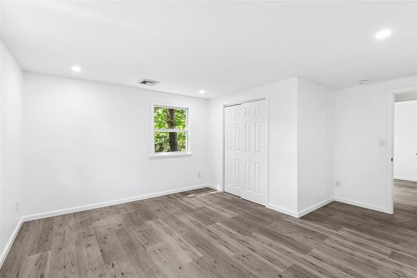 Empty room, Interior, Recessed Lighting, Wood Texture Flooring