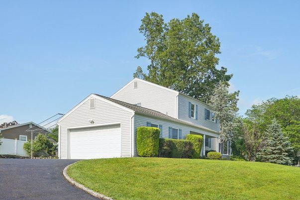 Attached, Exterior, Facade, Farmhouse