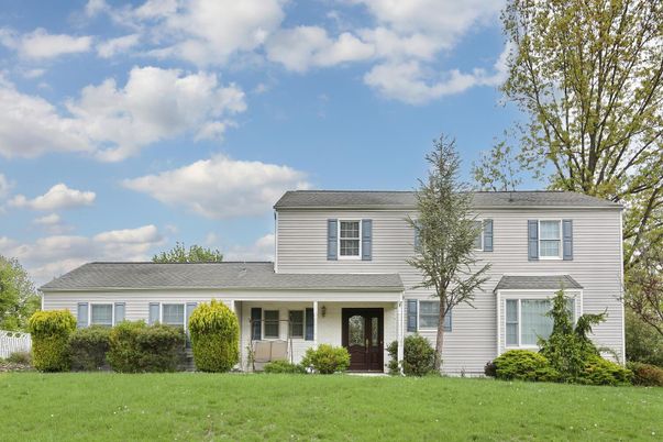Exterior, Facade, Farmhouse