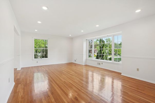 Empty room, Interior, Recessed Lighting, Wood Texture Flooring