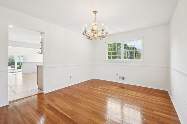Chandelier, Empty room, Interior, Wood Texture Flooring