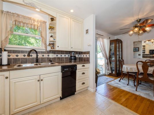 Dining room, Interior, Kitchen, Recessed Lighting, Wood Texture Flooring