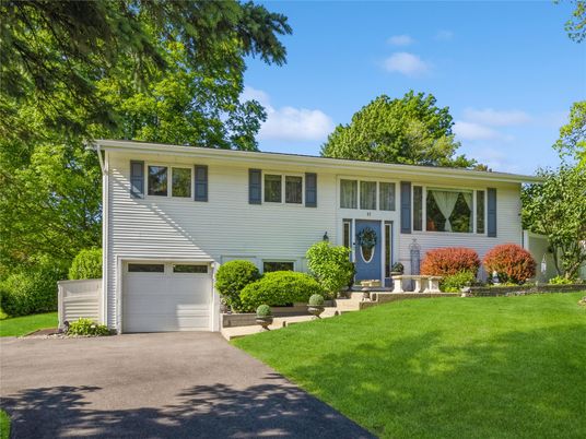 Attached, Exterior, Facade, Raised Ranch