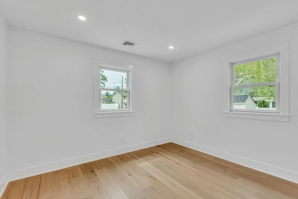 Empty room, Interior, Recessed Lighting, Wood Texture Flooring