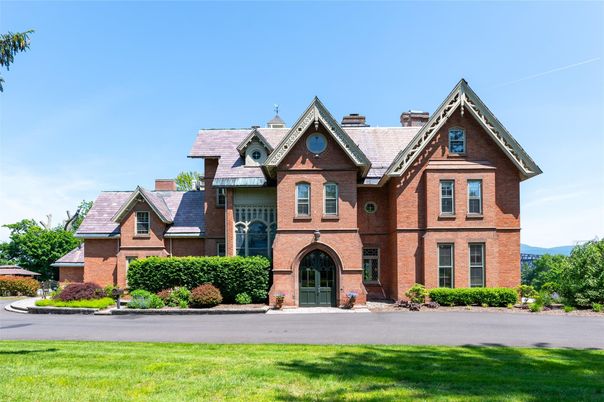 Exterior, Facade, Brick Facade, Brick Traditional
