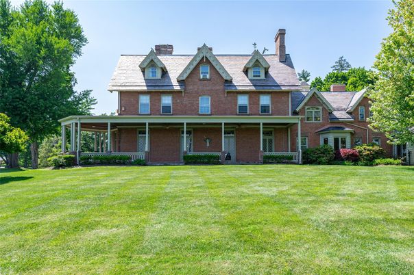 Backyard, Exterior, Facade, Brick Facade, Cape Cod