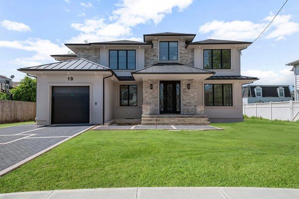 Attached, Exterior, Facade, Modern