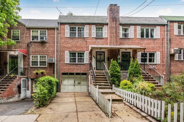 Attached, Exterior, Facade, Brick Facade, Rowhouse