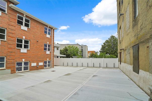 Exterior, Tennis Courts