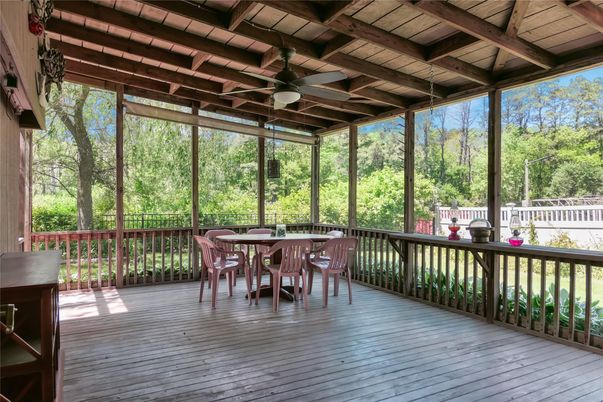 Dining room, Interior, Sun Room, Wooden Beams, Wooden Ceilings, Wood Texture Flooring