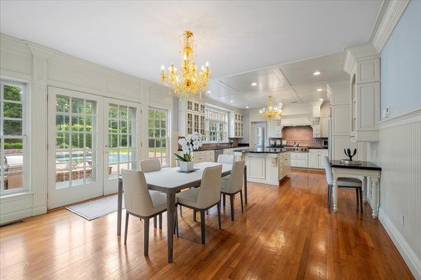Chandelier, Dining room, Interior, Kitchen, Recessed Lighting, Wood Texture Flooring