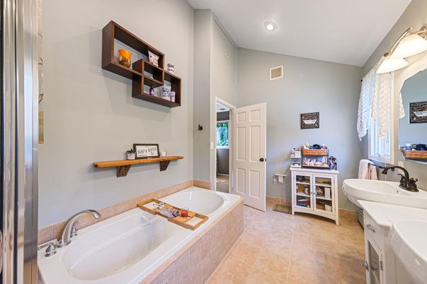 Bathroom, Dual Sink Vanities, Interior, Recessed Lighting